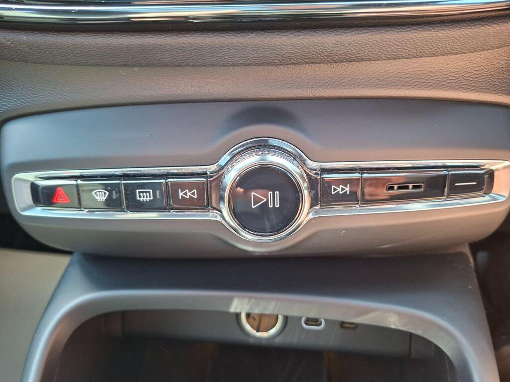 2022 Volvo XC40 2.0 B4 MHEV Ultimate DCT Auto