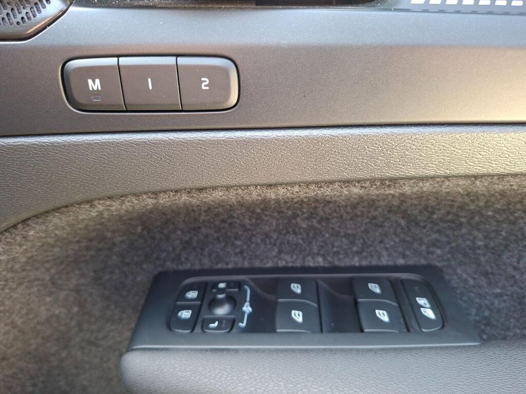 2022 Volvo XC40 2.0 B4 MHEV Ultimate DCT Auto