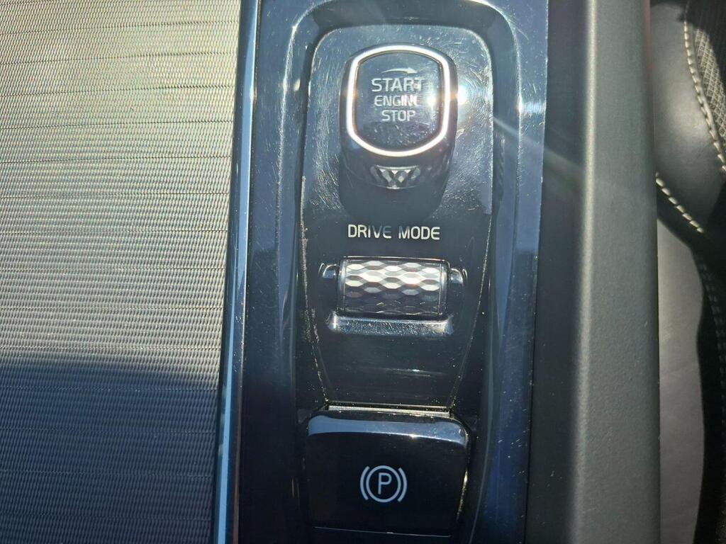2021 Volvo XC60 2.0 B5 MHEV R-Design Pro Auto AWD